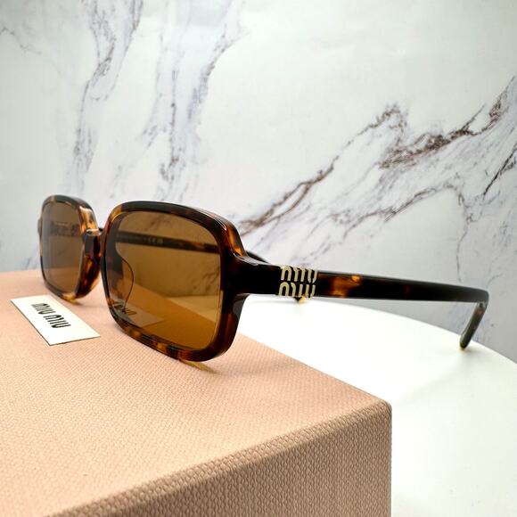 New MIU MIU Sunglasses - Picture 14 of 16